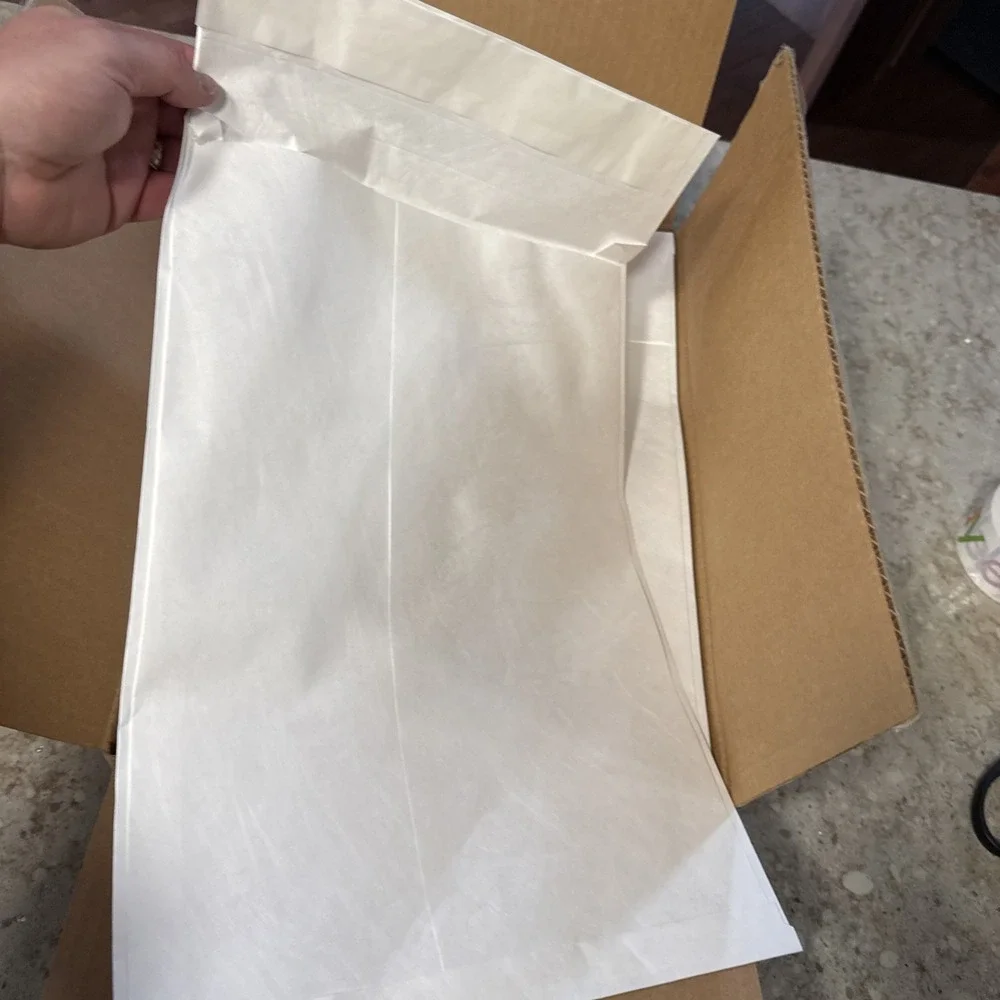 Survivor Tyvek Expansion Mailer 12 x 16 x 2 White‎ 18lb 100 Per Case